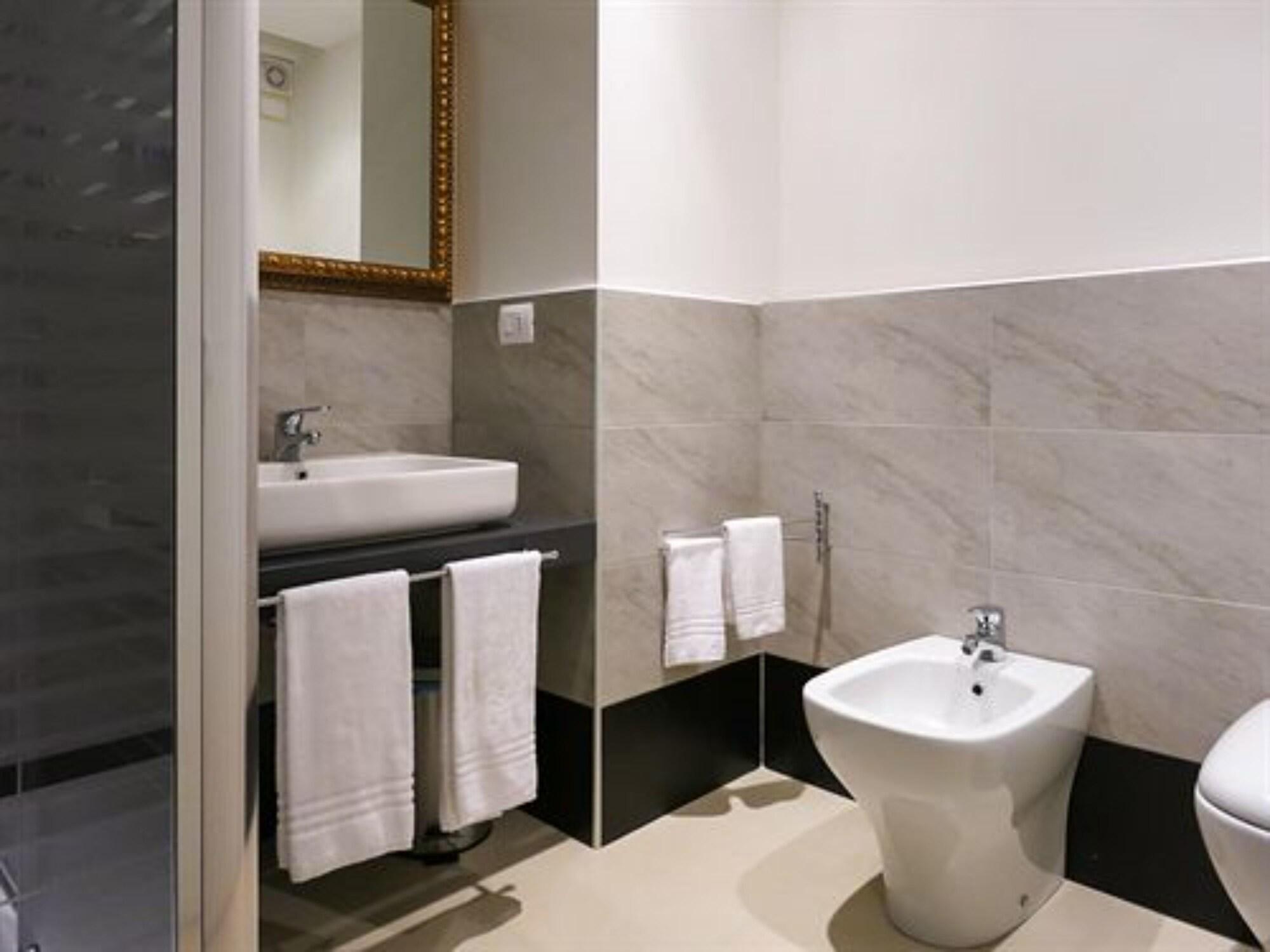 La Locanda Del Pino Milano Exteriör bild