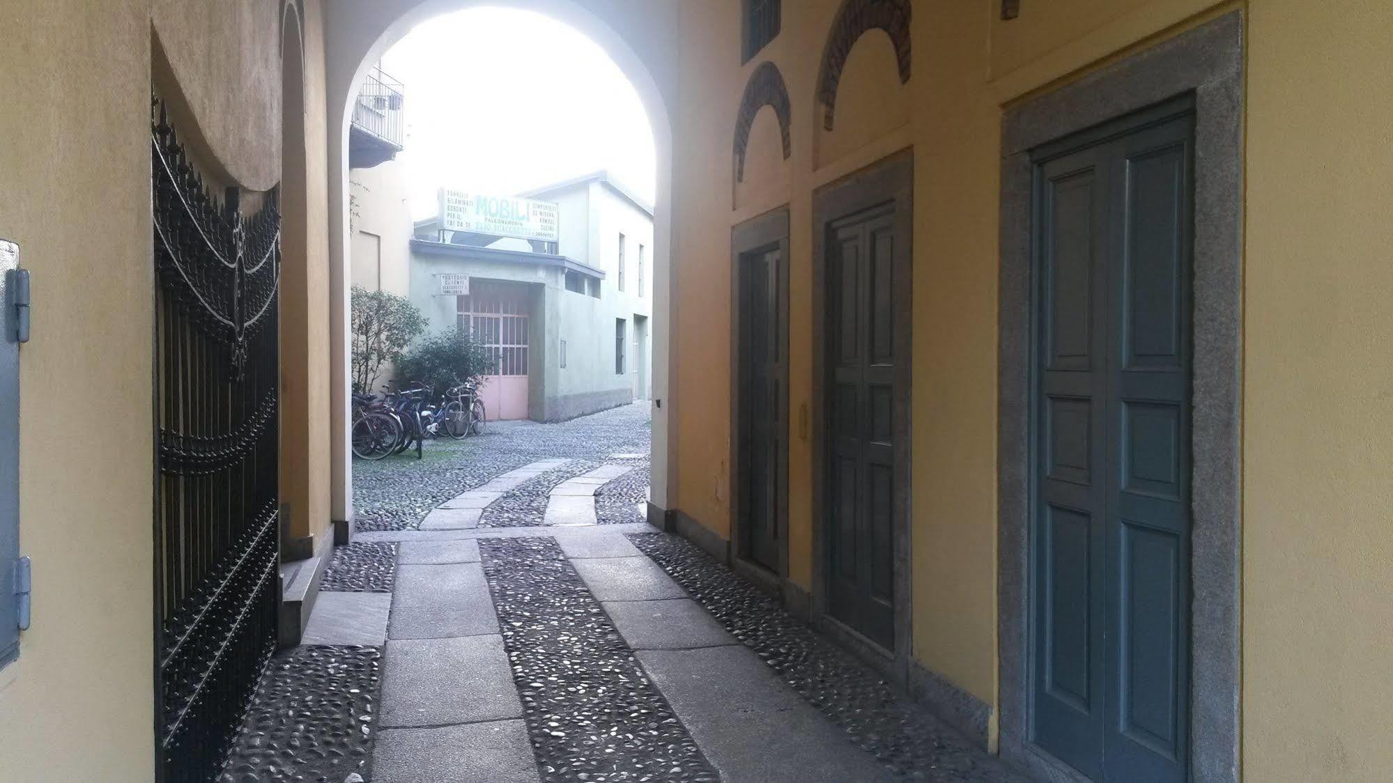 La Locanda Del Pino Milano Exteriör bild